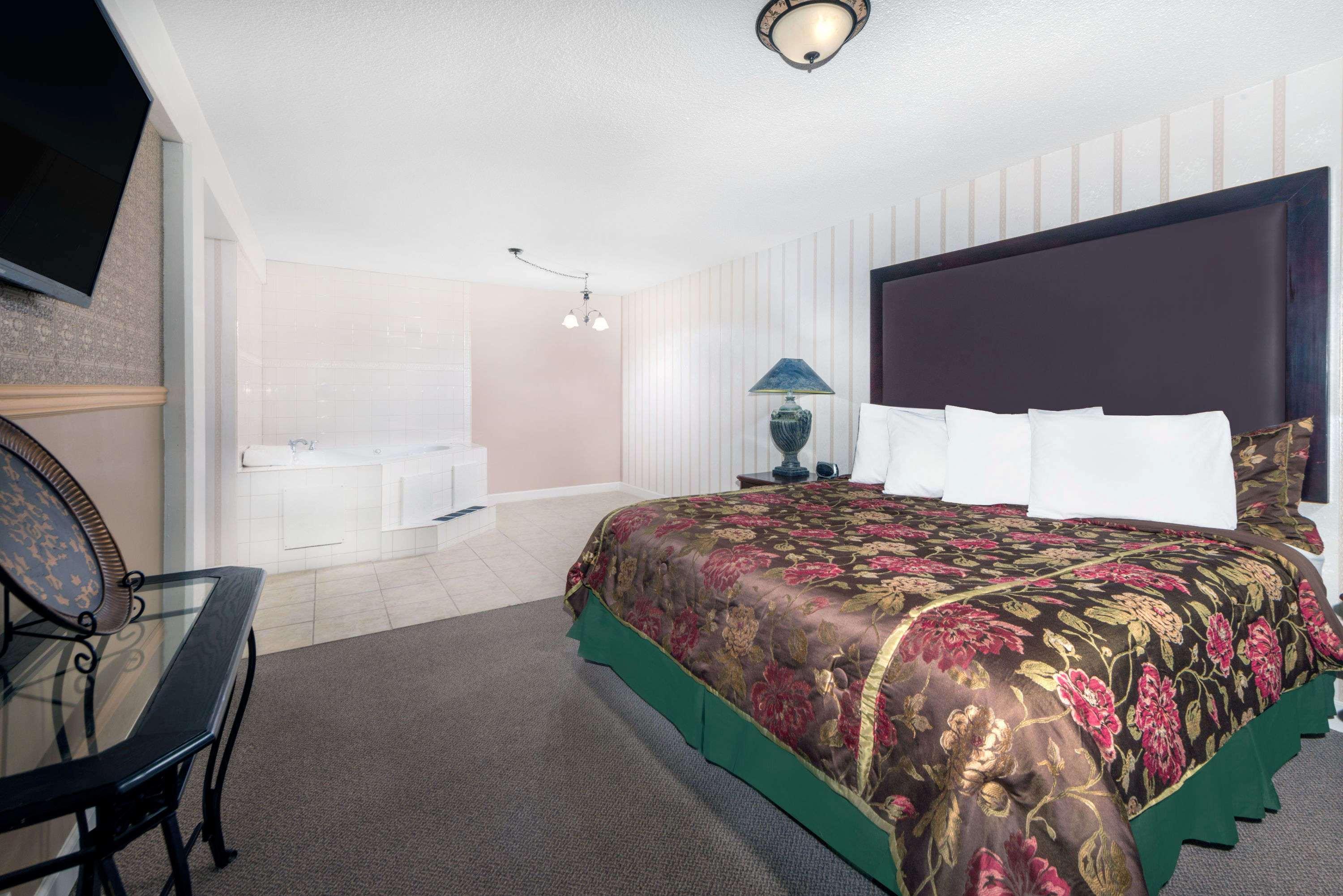 Howard Johnson By Wyndham Burlington Exterior foto