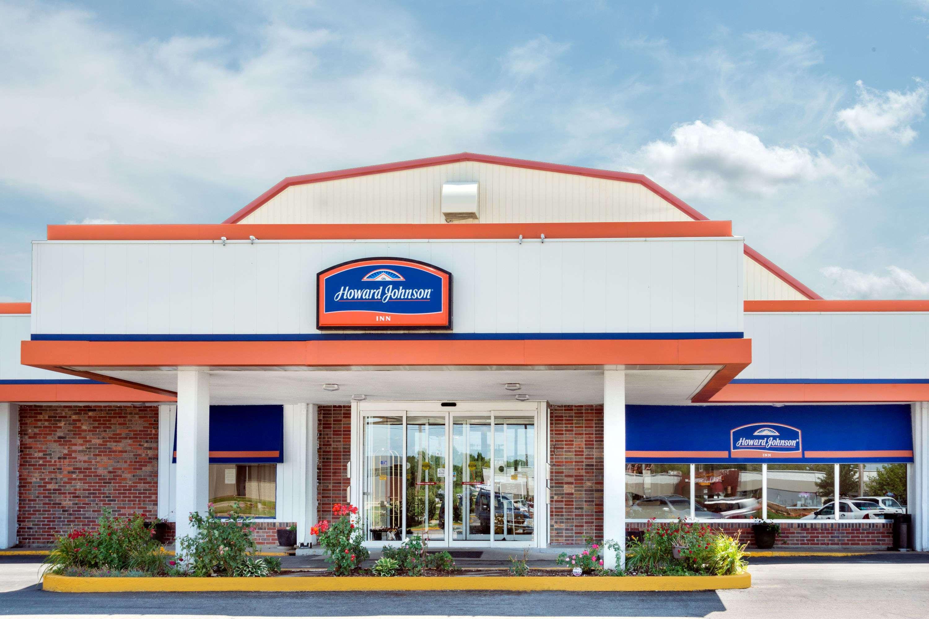 Howard Johnson By Wyndham Burlington Exterior foto