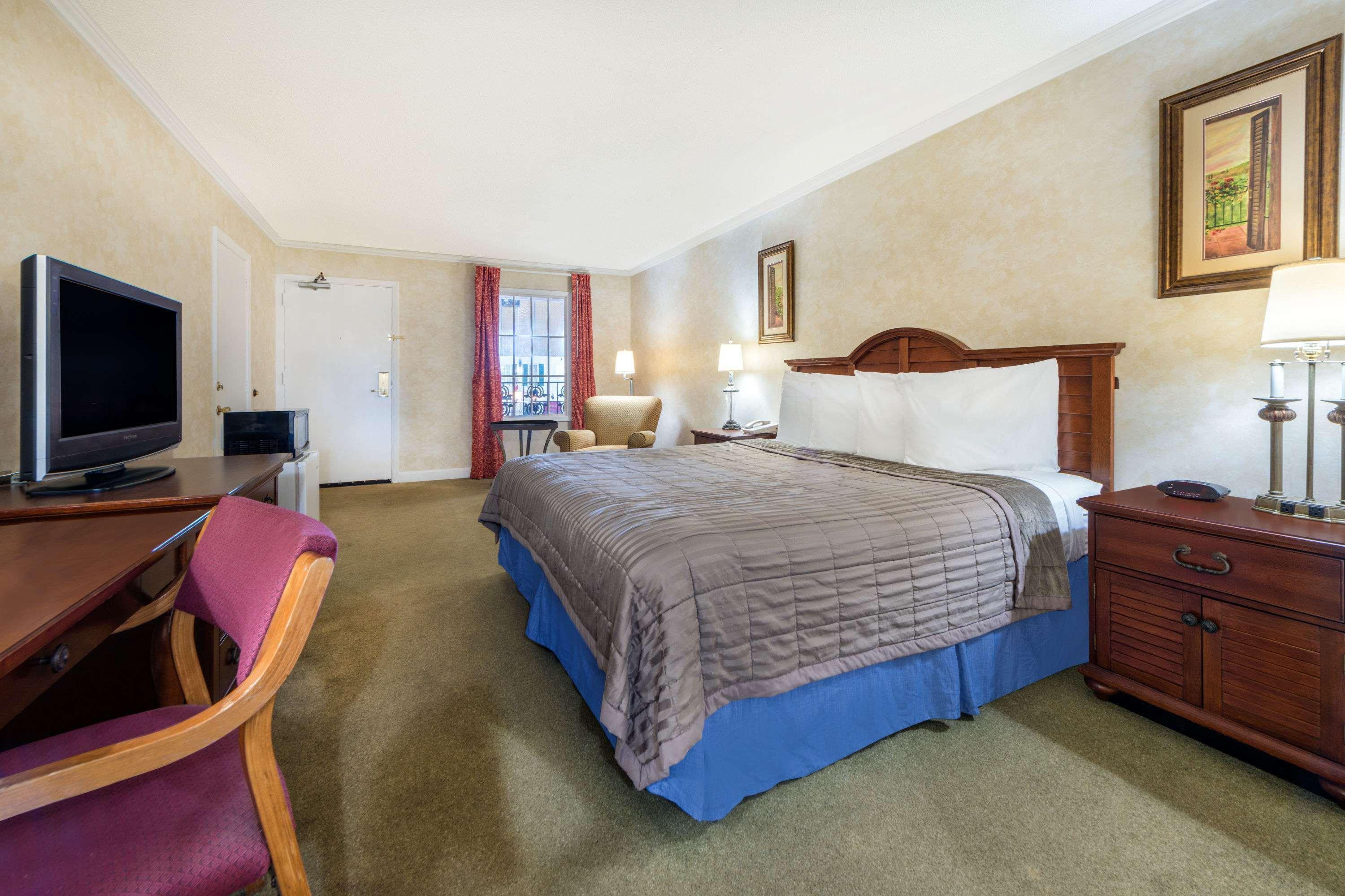 Howard Johnson By Wyndham Burlington Exterior foto